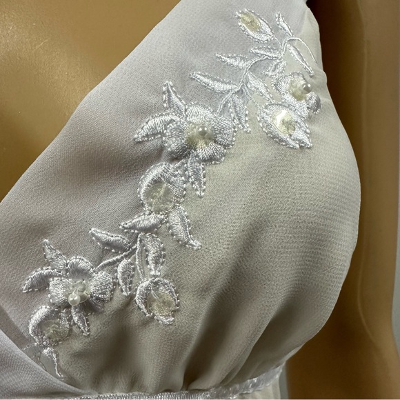 Anthropologie Flora Nikrooz Chemise Lingerie Ivory Embroidered Sequin Neckline M - Picture 4 of 12